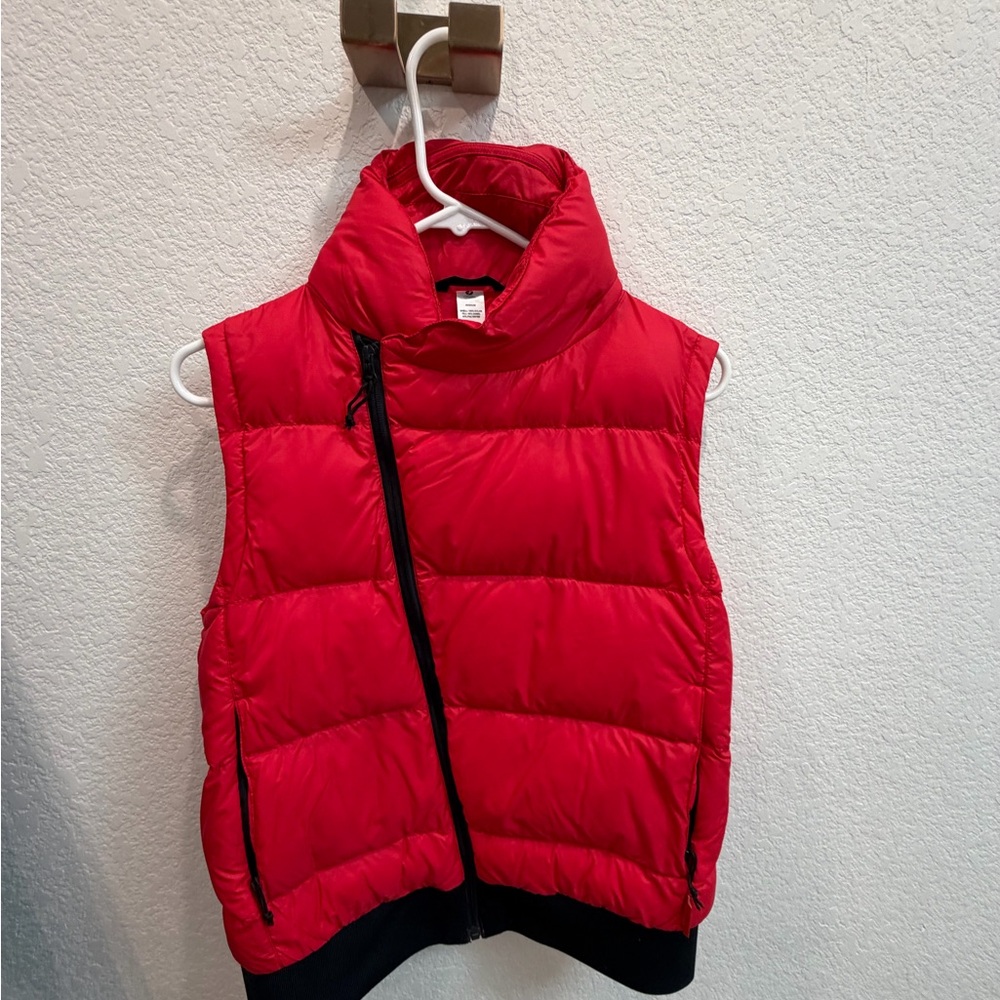 oiselle Bright Red Quilted Puffer Vest